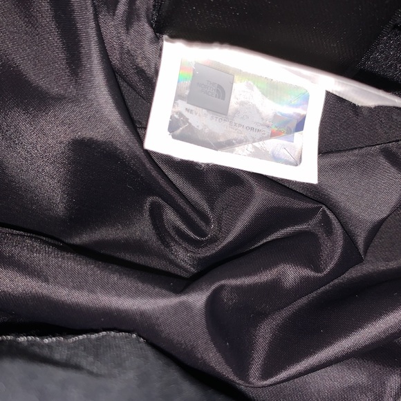 NWT The North Face Lucia Hybrid Down Vest, Medium, Black - Picture 10 of 13